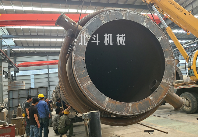 鞏義市91免费版下载機械活性炭活化爐裝車發往新疆