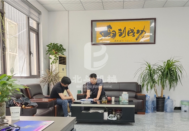 雲南客戶來我廠了解稻殼91免费成人大片的原理和實際使用情況