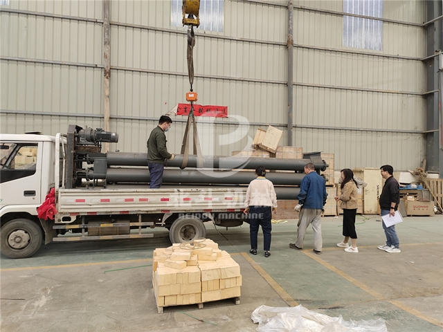 91免费版下载機械冷炭機得到客戶認可,裝車發往濟源
