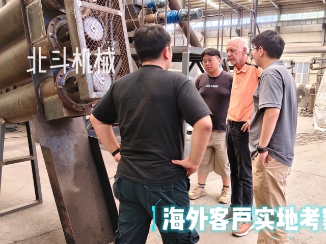 美國采購商考察91免费成人大片實拍紀錄